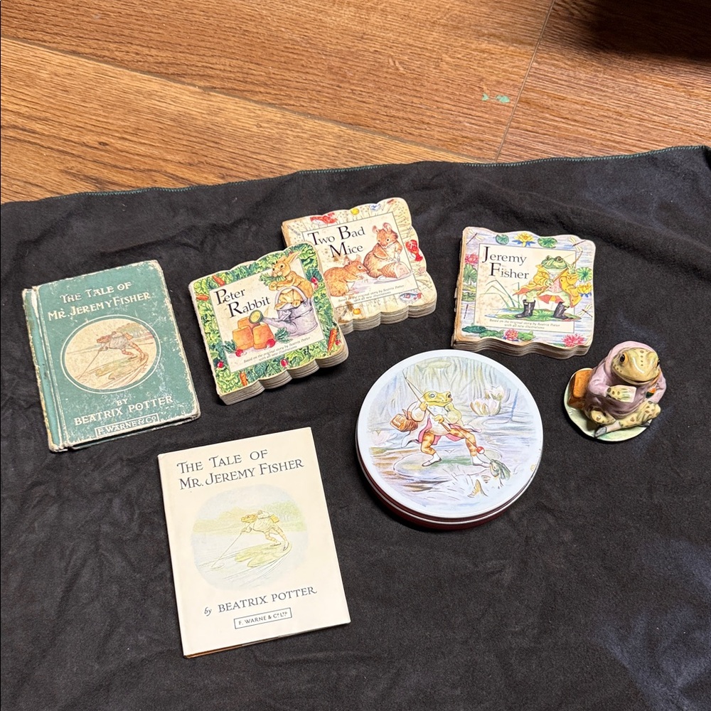Beatrix Potter books, tin and Figurine Set